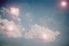 Wolken-mit-Blendenflecken4-.jpg