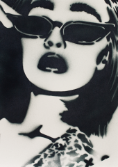 XOOOOX, Linda Hiding (Sun)